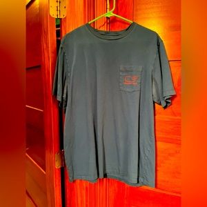 Vineyard Vines large tshirt